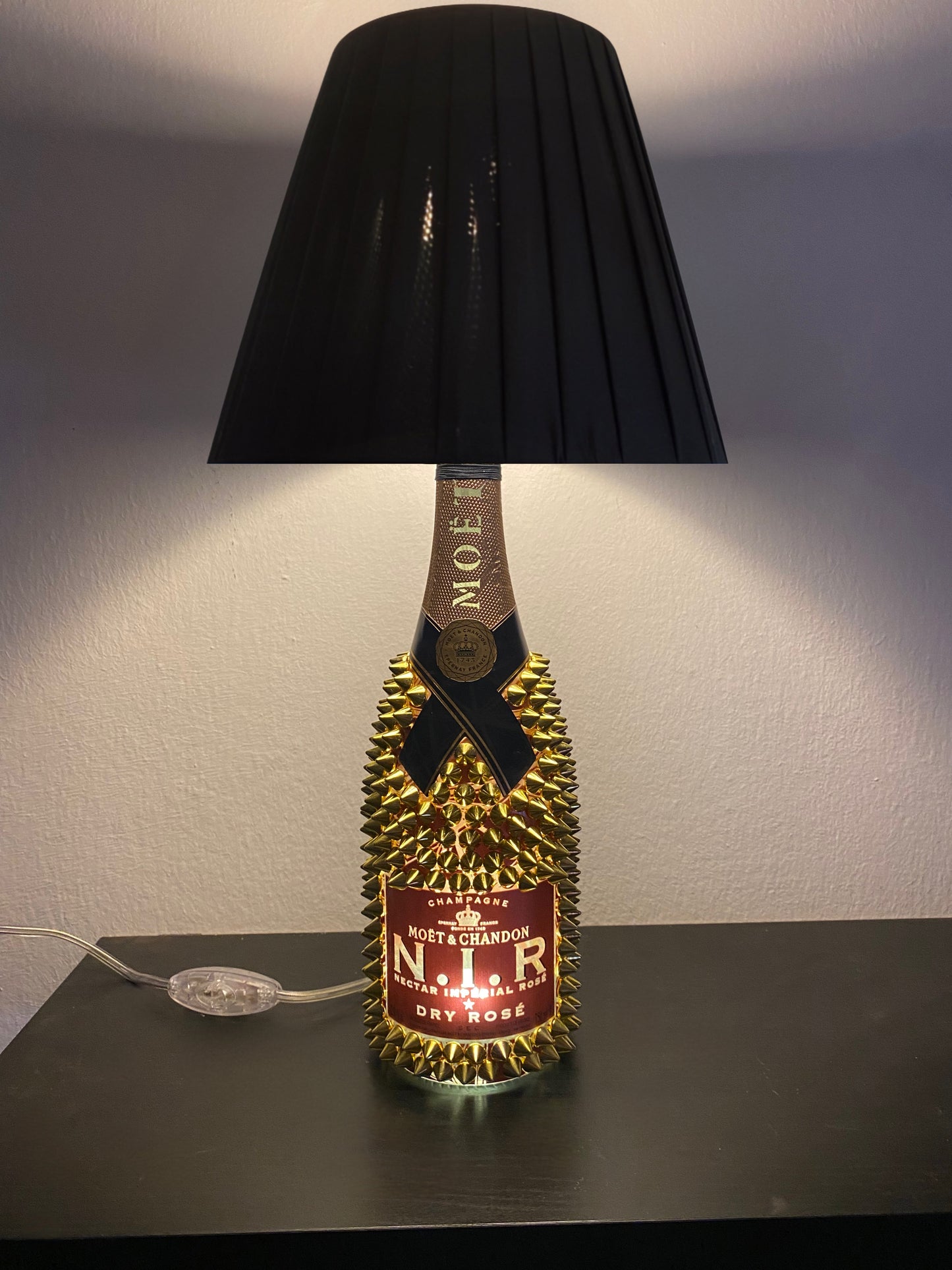 Moët Chandon Nir Rosè Lamp Golden Studs