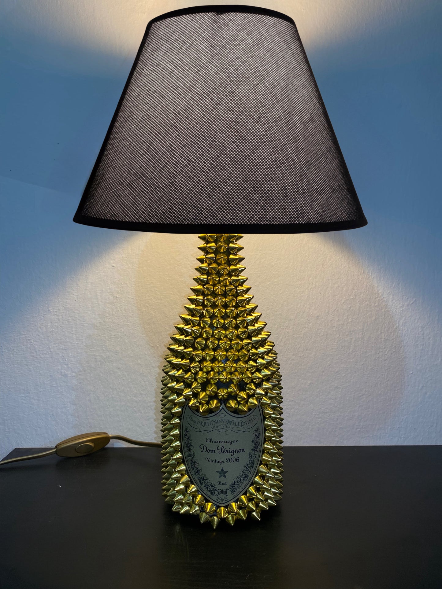 Lampada Dom Pèrignon Vintage Borchie Oro