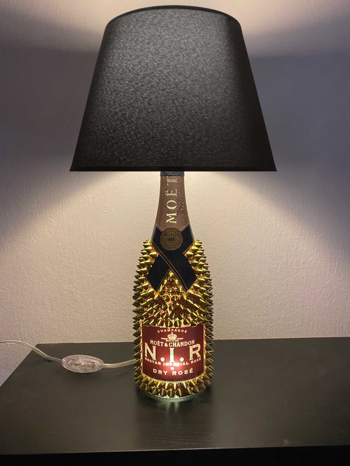 Moët Chandon Nir Rosè Lamp Golden Studs