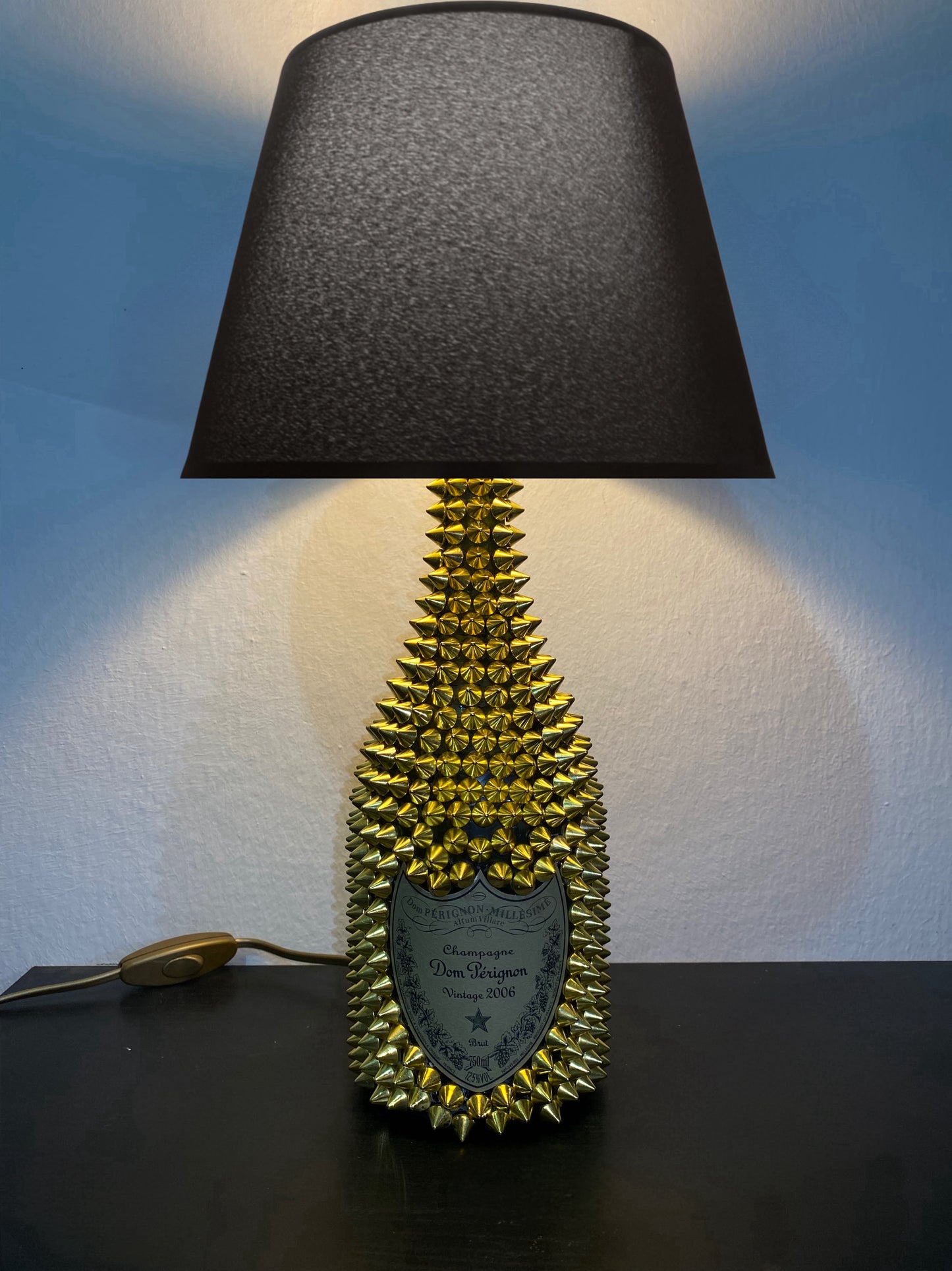 Lampada Dom Pèrignon Vintage Borchie Oro