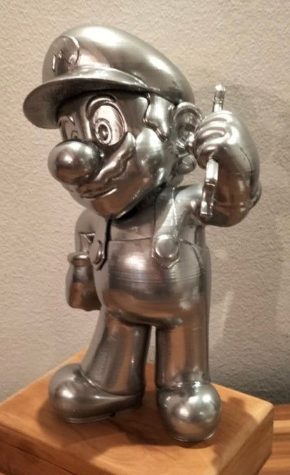 Statua Super Mario con Chiave Argento