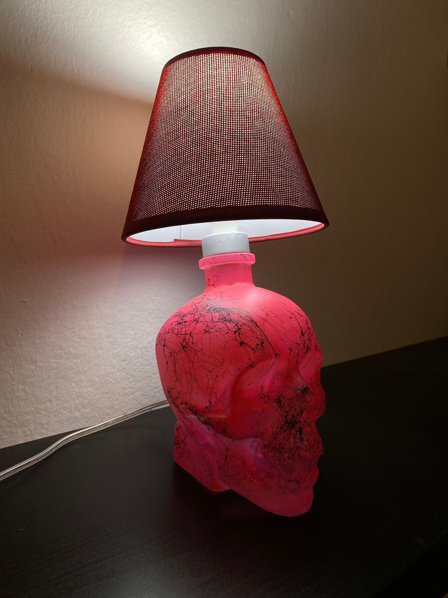 Lampada Teschio Crystal Head Rosa Fluo Effetto Marmo