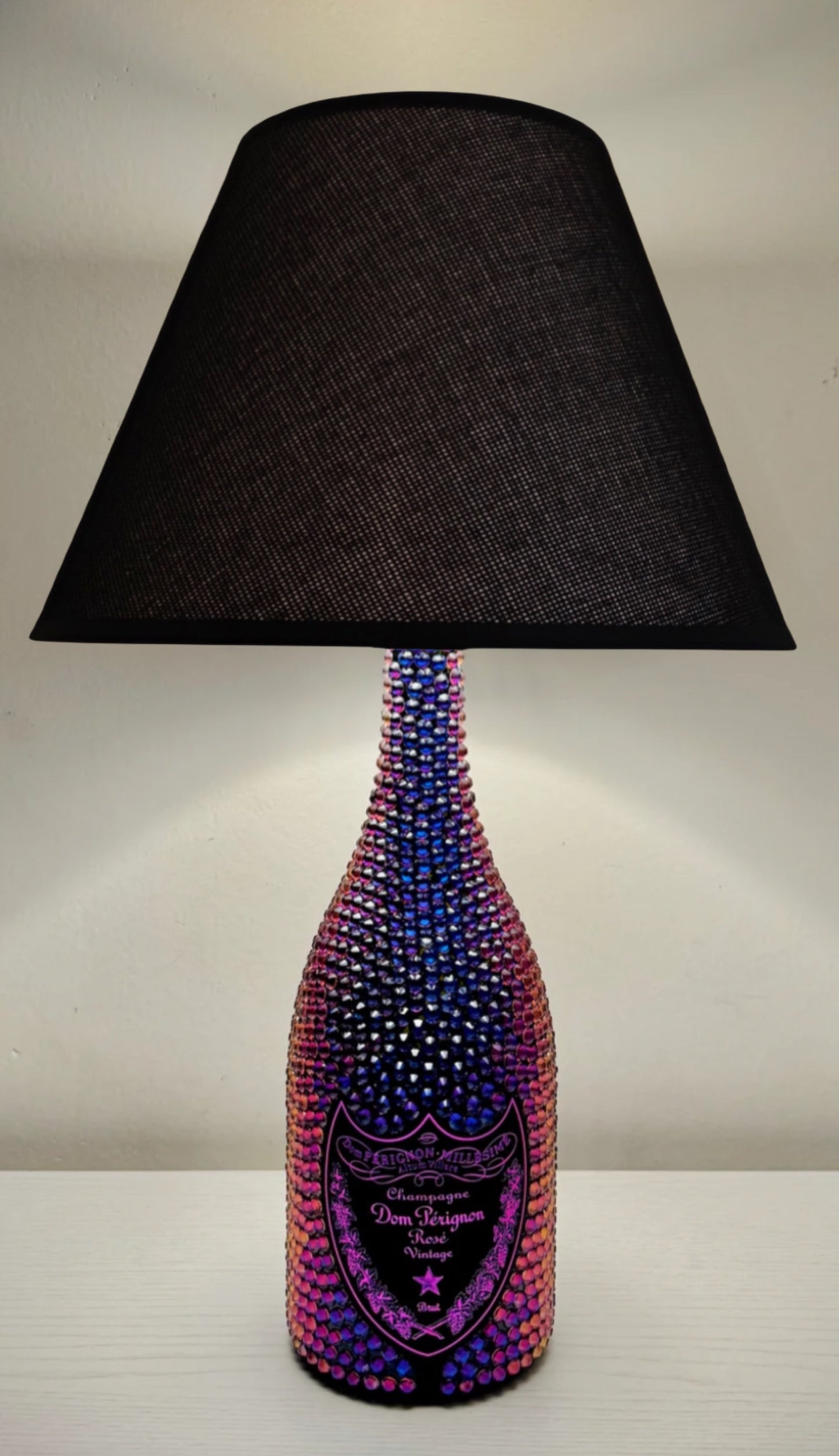 Lampada Dom Pèrignon Vintage Luminous Rosè Strass Arcobaleno Limited Edition