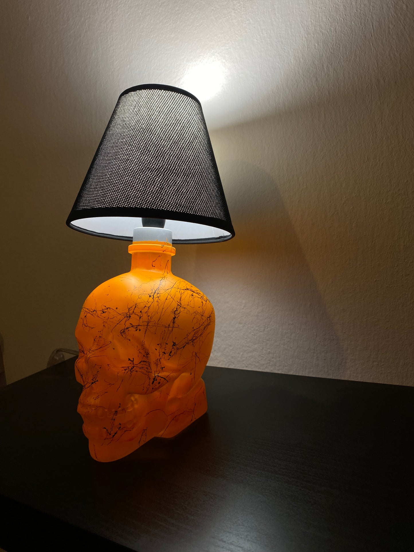 Lampada Teschio Crystal Head Arancione Fluo Effetto Marmo