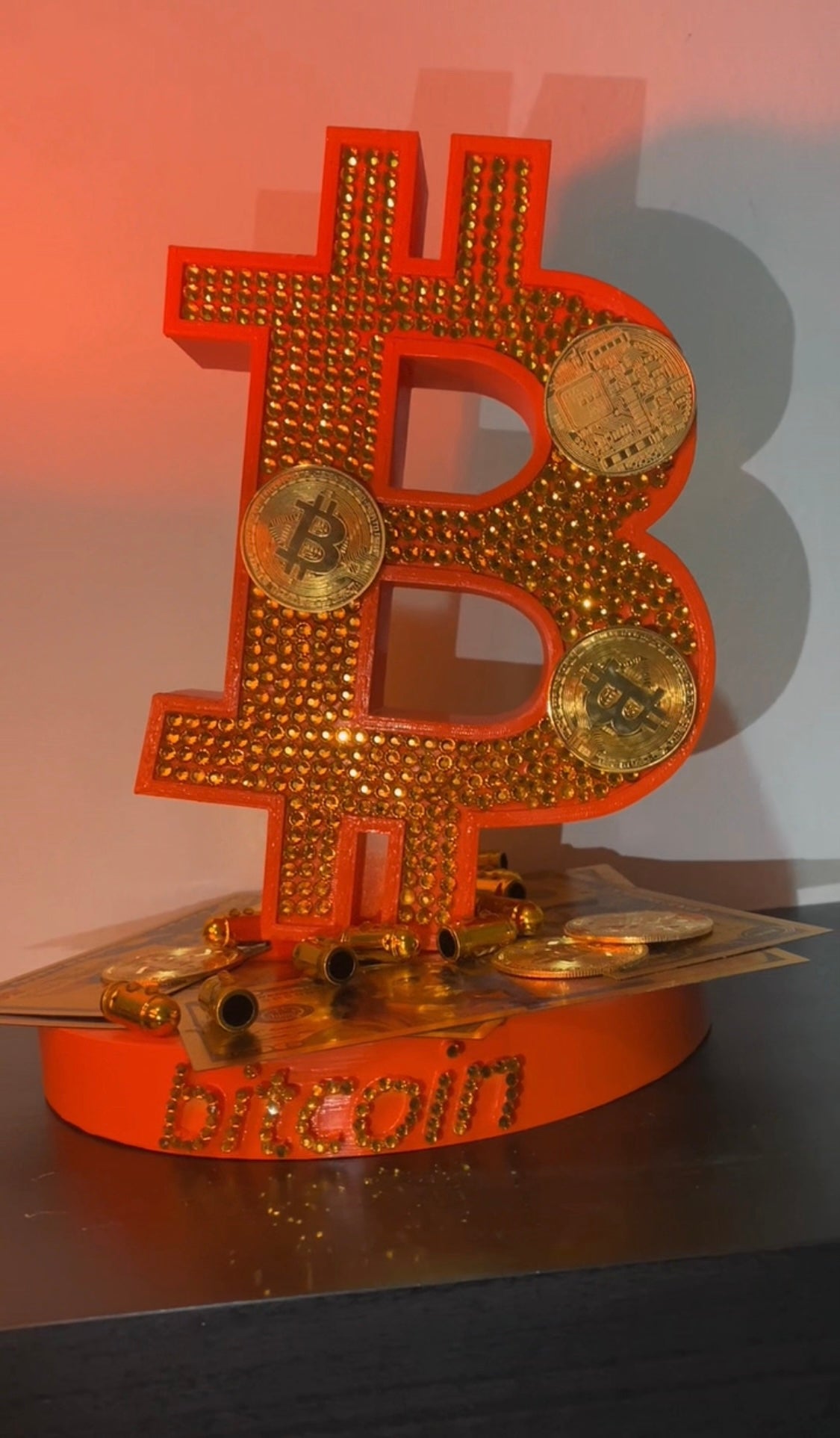 Statua Logo Bitcoin