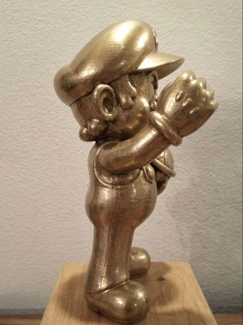 Statua Super Mario con Guscio Oro