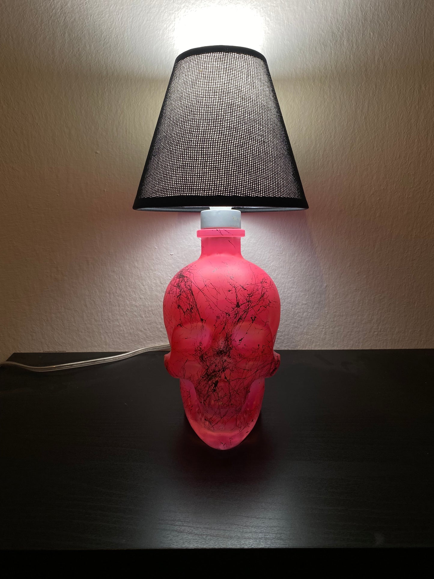 Lampada Teschio Crystal Head Rosa Fluo Effetto Marmo